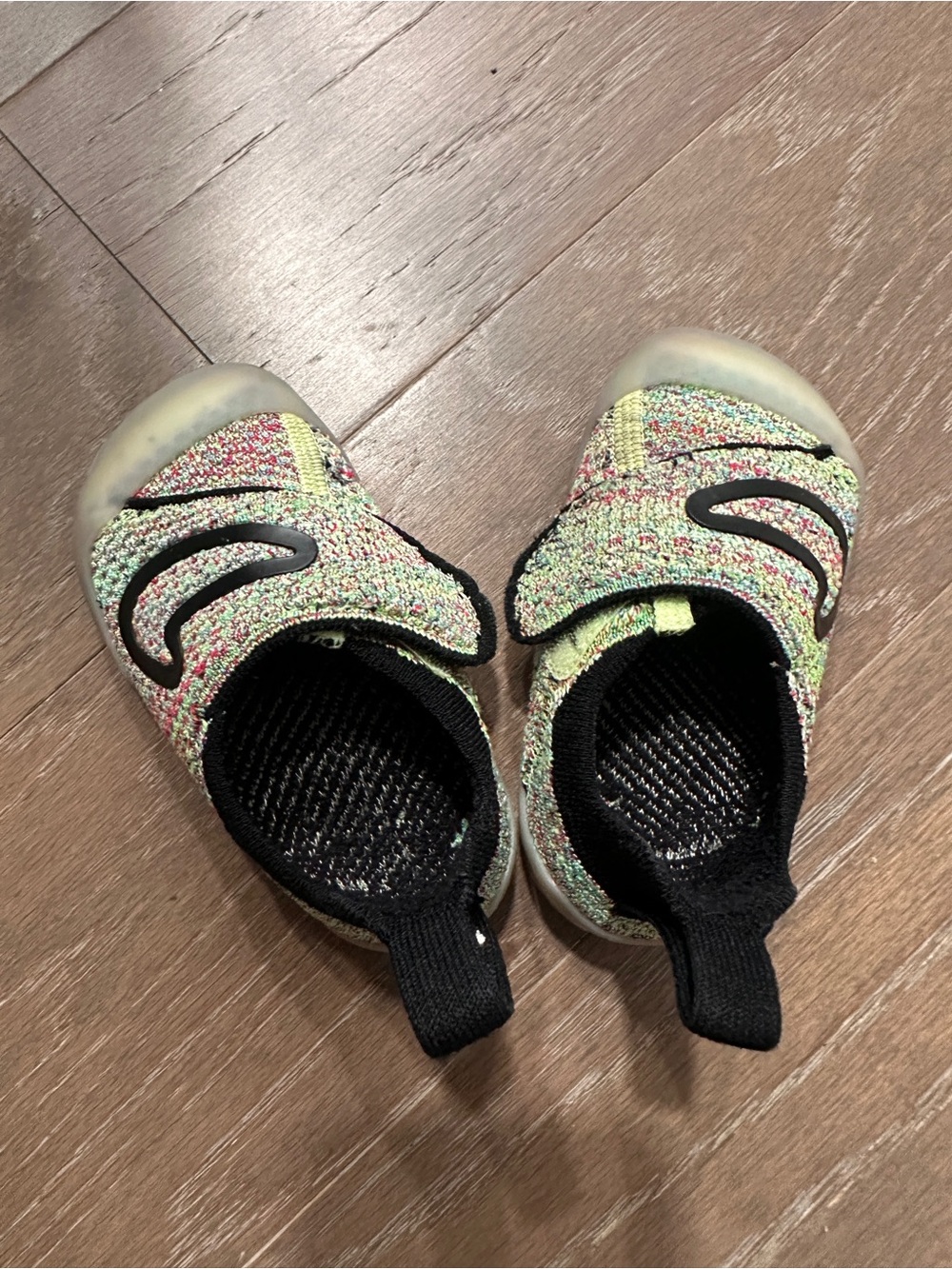 Nike swoosh 6c